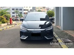 2025 BYD M6 Superior Captain 6 Seater MPV