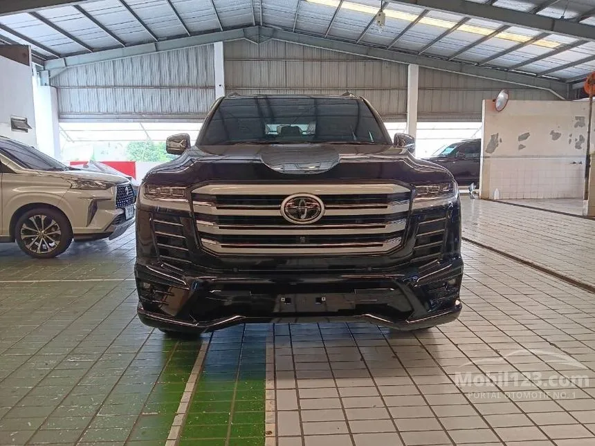 Jual Mobil Toyota Land Cruiser 2024 VX