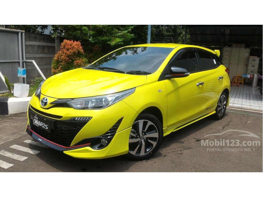 Mobil Yaris Warna Kuning