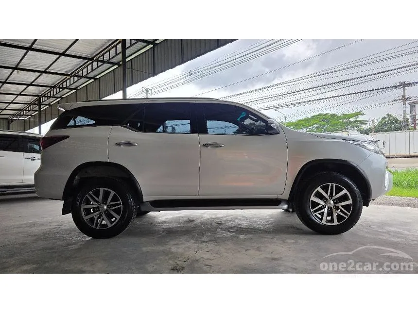 2018 Toyota FORTUNER V SUV