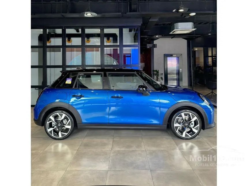 2025 MINI Cooper S 5 Door Hatchback