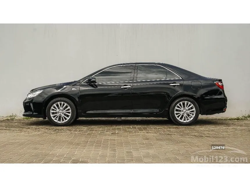 2015 Toyota Camry V Sedan