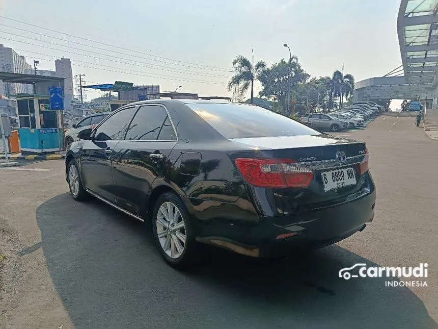 2012 Toyota Camry Hybrid Sedan