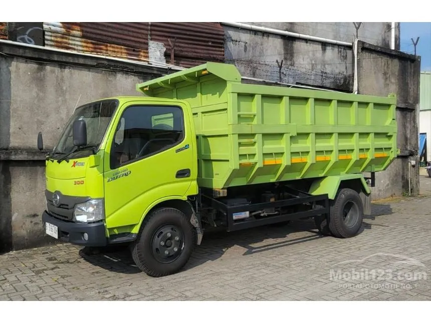 Jual Mobil Hino Dutro 2022 136 HDX 4.0 di DKI Jakarta Manual Trucks Hijau Rp 364.000.000