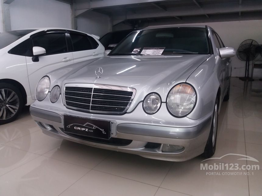 Jual Mobil  Mercedes Benz C240 2000 Classic  2 6 di Jawa 