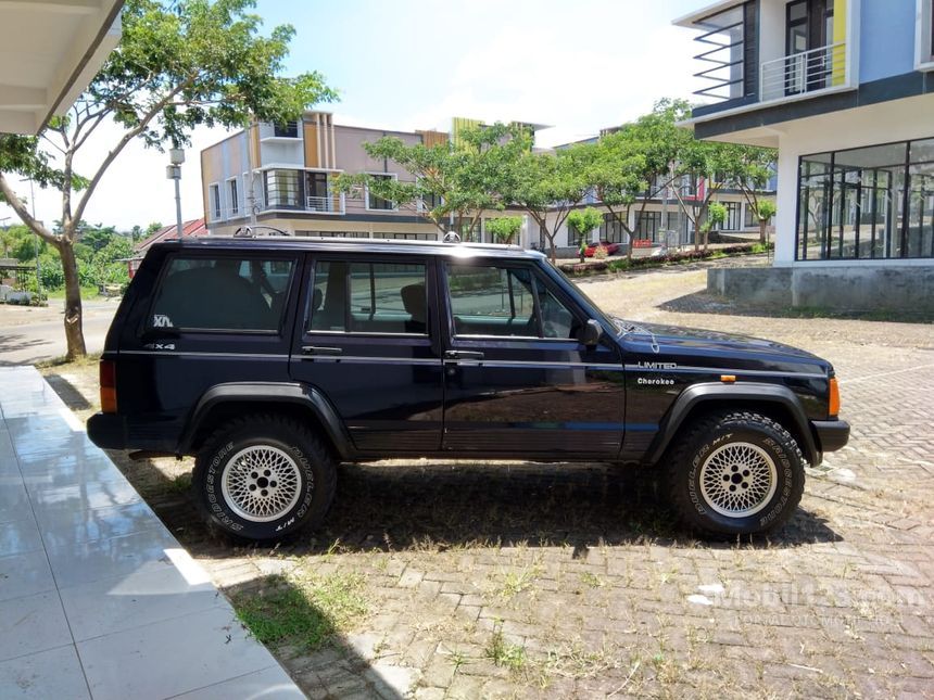 Jual Mobil  Jeep  Cherokee 1995 4 0 di Jawa  Timur  Automatic 