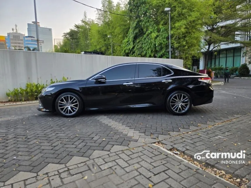 2019 Toyota Camry V Sedan