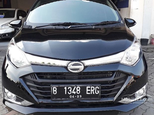 Daihatsu Sigra Mobil  bekas  dijual di  Banten  Indonesia 