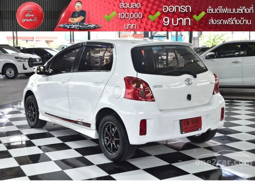 2013 Toyota YARIS RS Hatchback