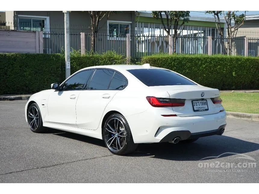 2023 BMW 330e M Sport Sedan
