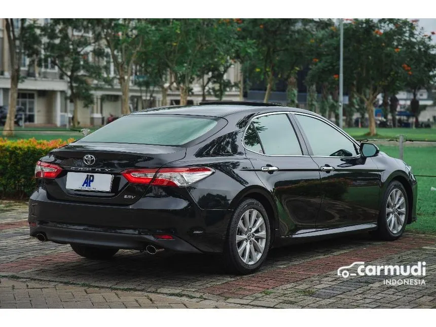 2019 Toyota Camry V Sedan