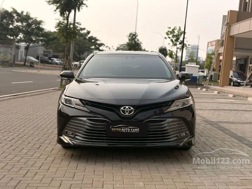 2021 Toyota Camry V Sedan