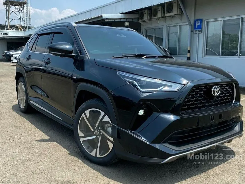 Jual Mobil Toyota Yaris Cross 2024 S GR Parts Aero Package HEV 1.5 di Jawa Barat Automatic Wagon Hitam Rp 339.000.000