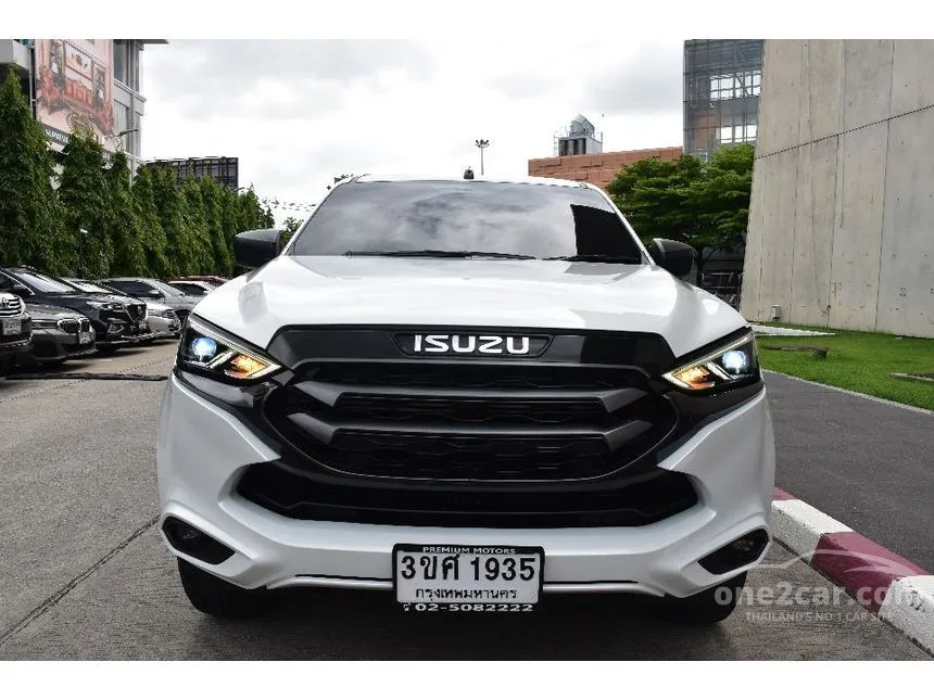 2023 Isuzu MU-X Active SUV
