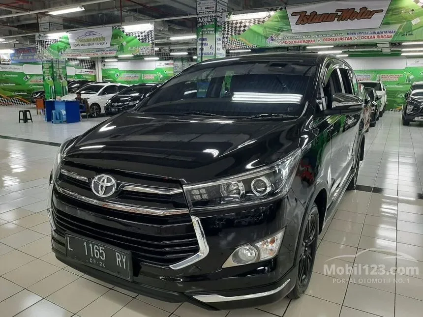 Jual Mobil Toyota Innova Venturer 2019 2.4 di Jawa Timur Automatic Wagon Hitam Rp 445.000.000