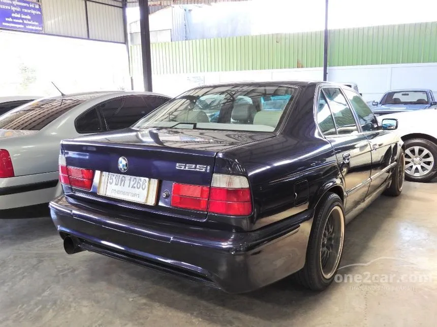 1992 BMW 525i Sedan