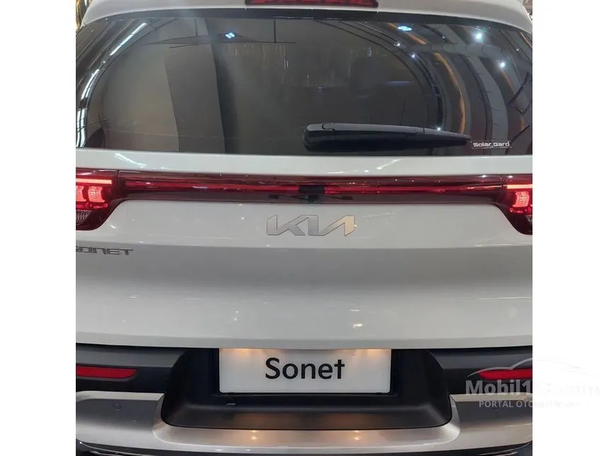 Jual Mobil KIA Sonet 2023 Premiere 1.5 di Jawa Barat Automatic Wagon Putih Rp 300.000.000