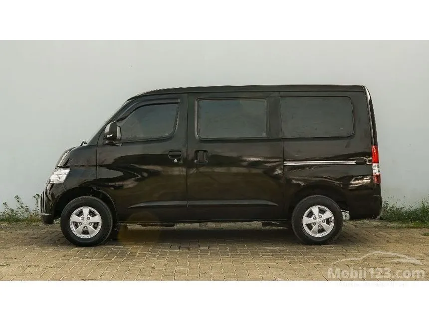2021 Daihatsu Gran Max Mini Bus D Van