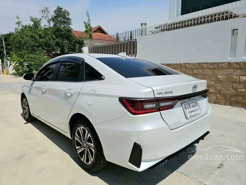 2023 Toyota YARIS Premium Hatchback