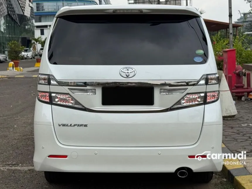 2013 Toyota Vellfire Z MPV
