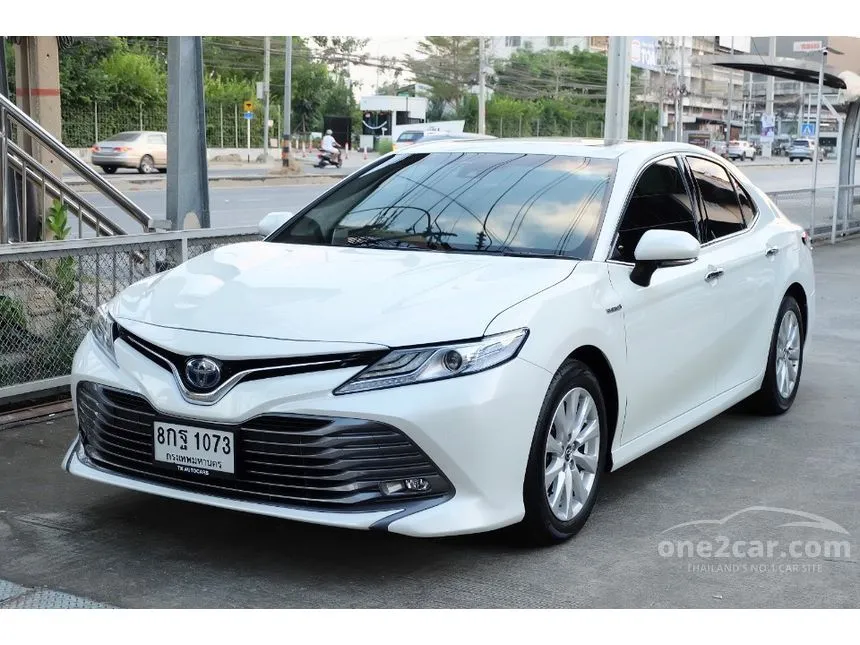 2019 Toyota CAMRY Hybrid Premium Sedan