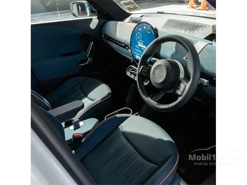 2025 MINI Aceman SE Hatchback