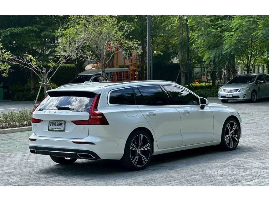 2021 Volvo V60 Recharge T8 Inscription Wagon