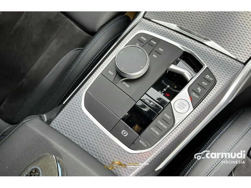 2024 BMW 330i M Sport Pro Sedan