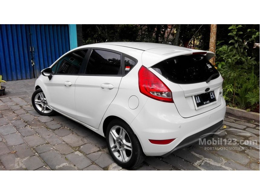  Jual  Mobil  Ford  Fiesta  2011 Sport 1 6 di Jawa  Tengah  