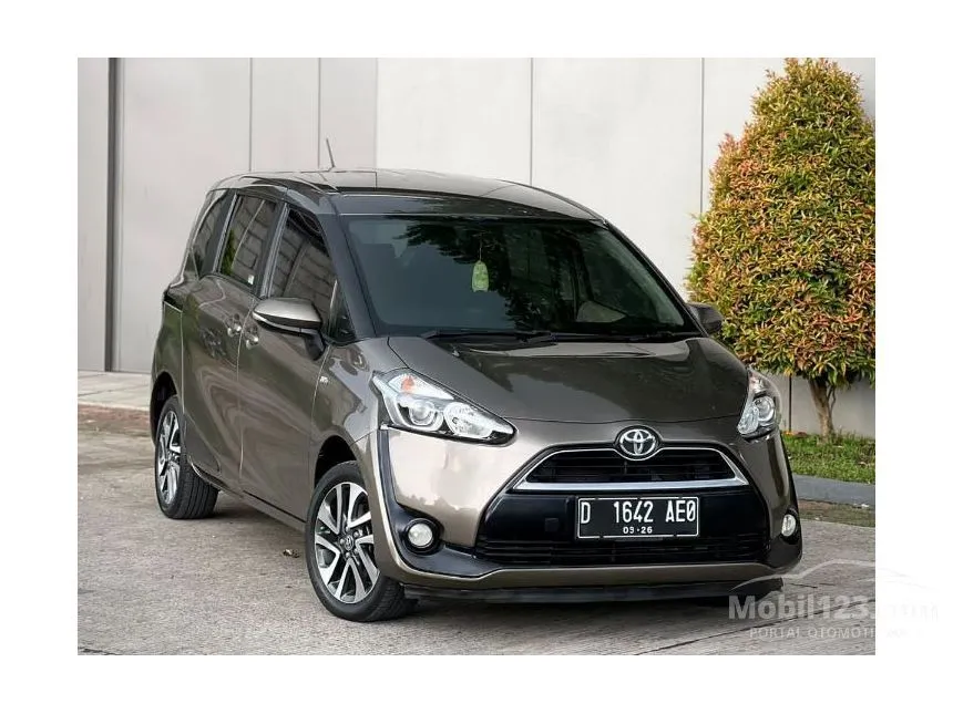 Jual Mobil Toyota Sienta 2016 V 1.5 di Jawa Barat Automatic MPV Coklat Rp 184.000.000