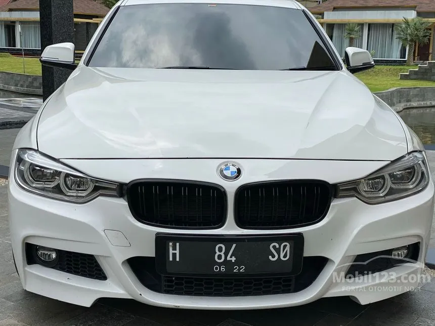 Jual Mobil BMW 330i 2016 M Sport 2.0 di Jawa Barat Automatic Sedan Putih Rp 530.000.000