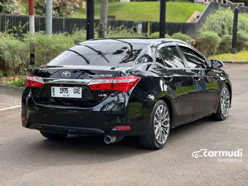 2014 Toyota Corolla Altis V Sedan