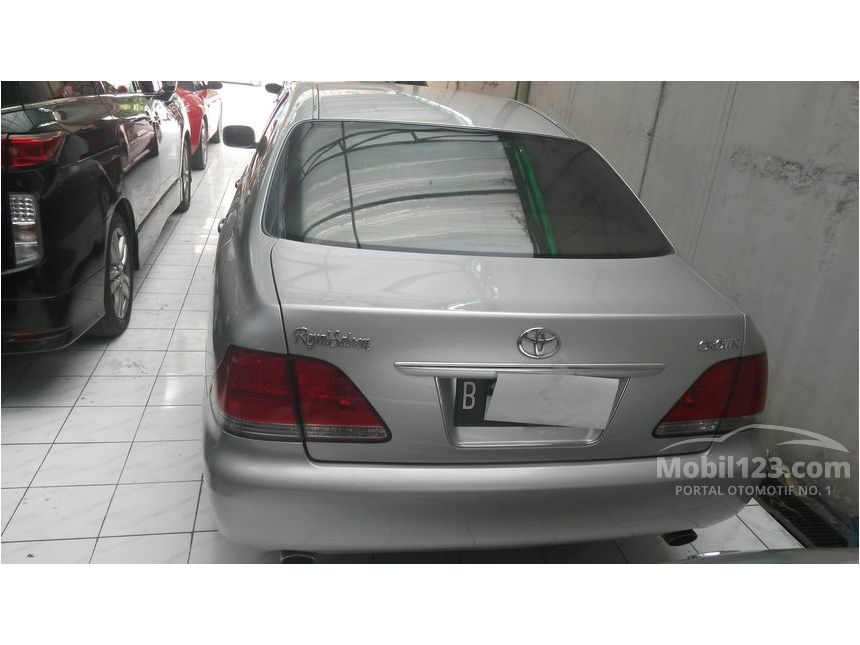 Jual Mobil Toyota Crown  2005 Royal Saloon Standard 3 0 di 