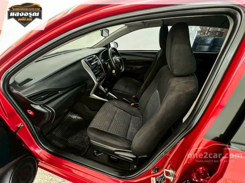 2017 Toyota Yaris Ativ J Sedan