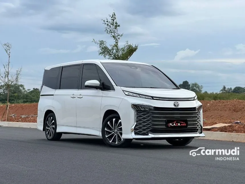 2022 Toyota Voxy Wagon