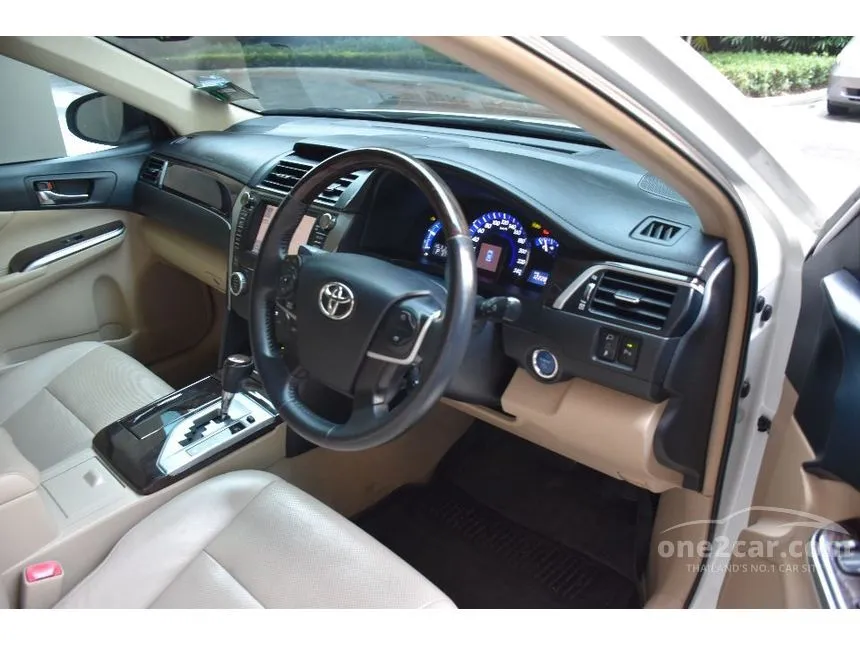 2012 Toyota Camry Hybrid Premium Sedan