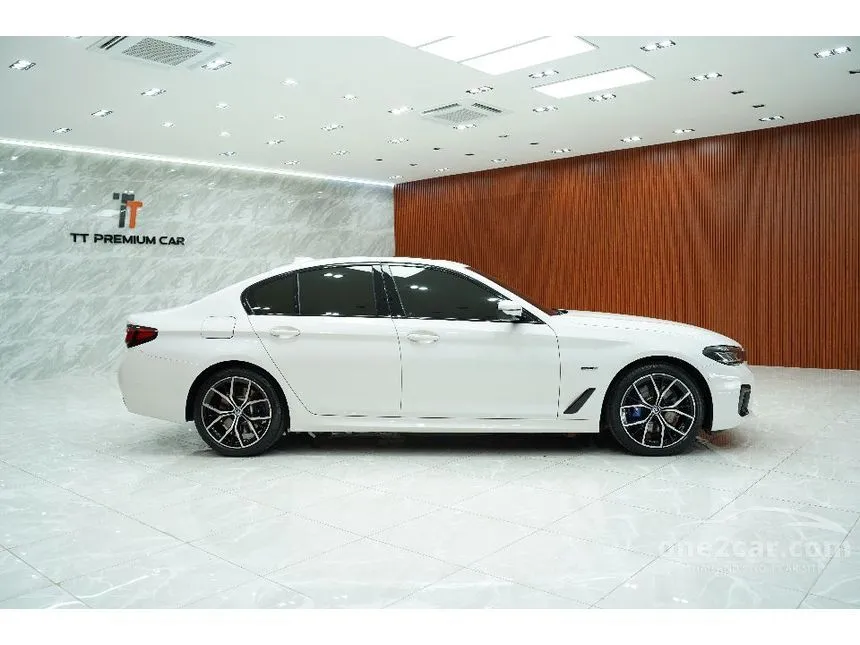 2023 BMW 530e M Sport Sedan