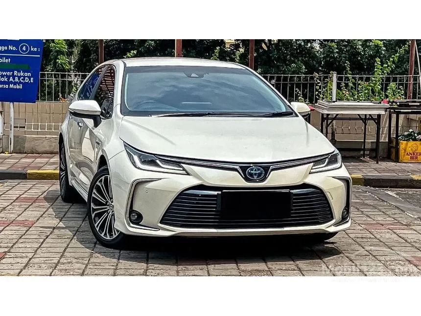 2019 Toyota Corolla Altis HYBRID Sedan