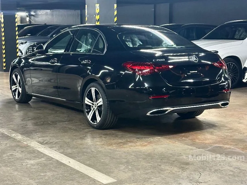 2025 Mercedes-Benz C200 Avantgarde Line Sedan