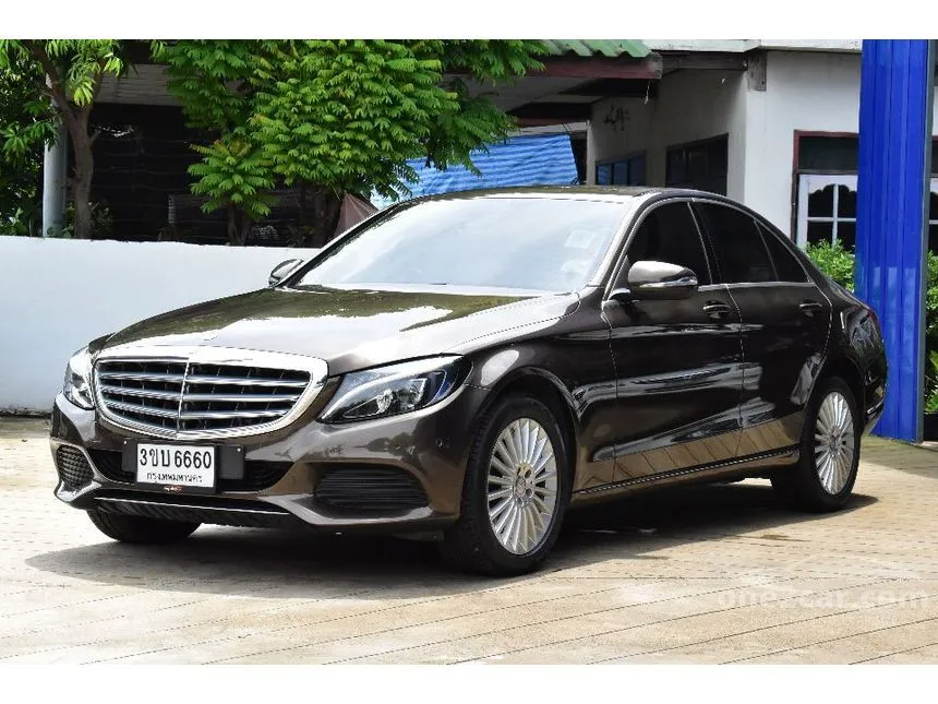 2015 Mercedes-Benz C180 Sedan