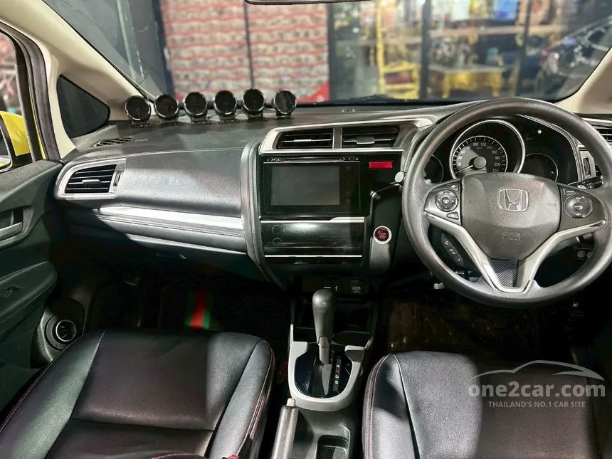 2015 Honda JAZZ SV Hatchback