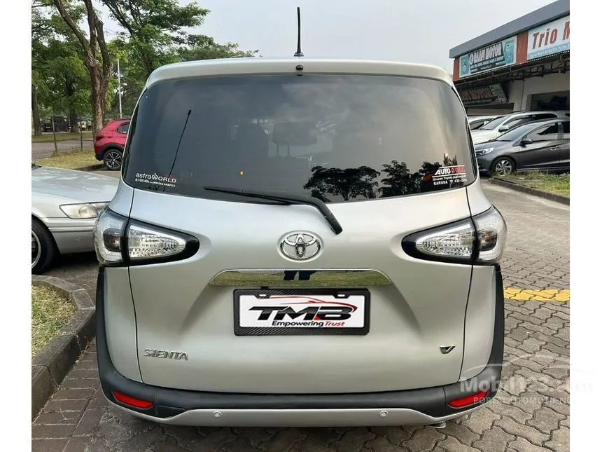 2017 Toyota Sienta V MPV