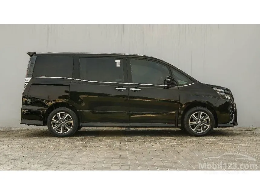 2020 Toyota Voxy MPV