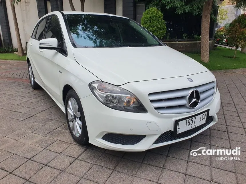 2012 Mercedes-Benz B200 Urban Hatchback