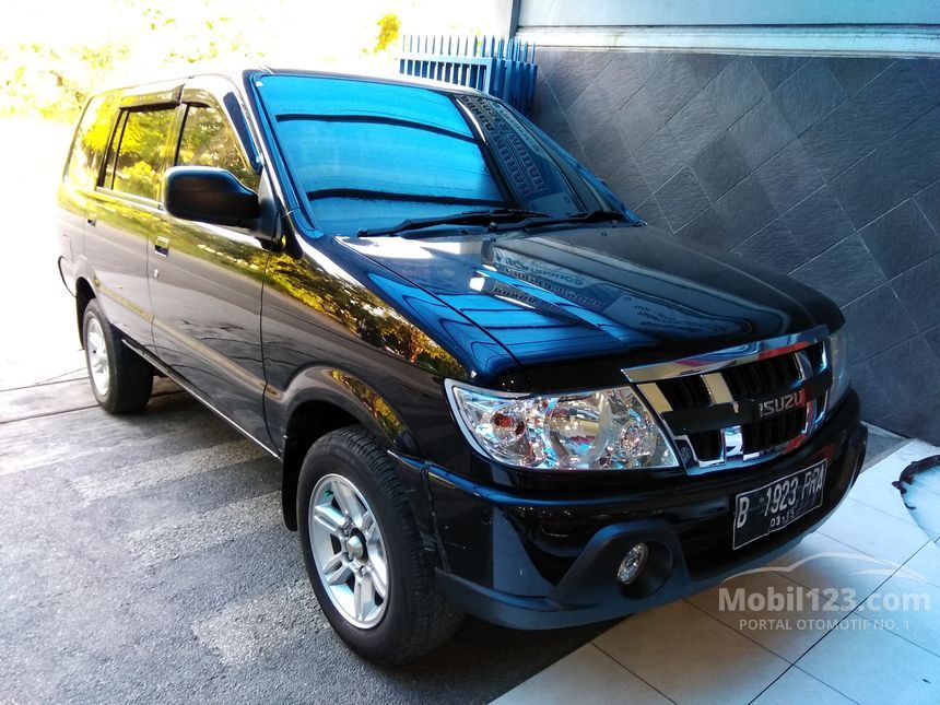 Jual Mobil Isuzu Panther 2014 LV 2.5 di Jawa Timur Manual 