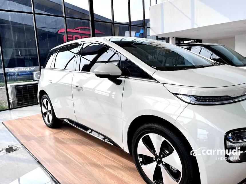 2025 Wuling Cloud EV Lite Hatchback