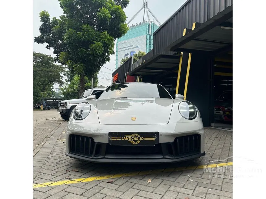 2025 Porsche 911 Carrera GTS Coupe