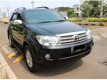 Toyota Fortuner 2.5 G AT Diesel 2011 Hitam metalik, ready tinggal pakai gak ada PR