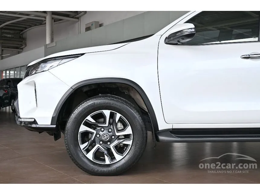 2022 Toyota FORTUNER Leader V SUV