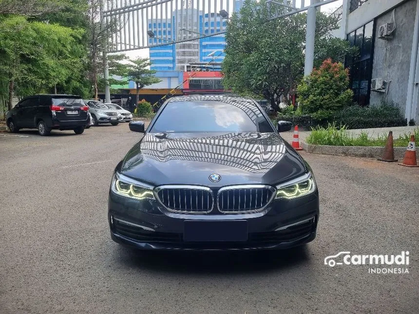 2020 BMW 520i Luxury Sedan